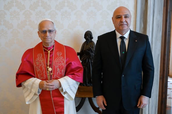 بعبدا والبطاركة الكاثوليك يحصرون زيارة البابا بتأمين التمويل !