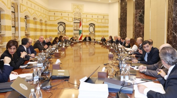 اسرائيل ترفع وتيرة القصف وواشنطن تفرض عقوبات