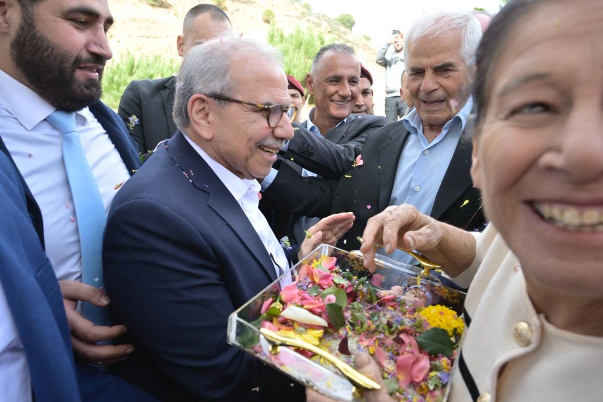 التمايز بين عون والحكومة غير الشعبية 