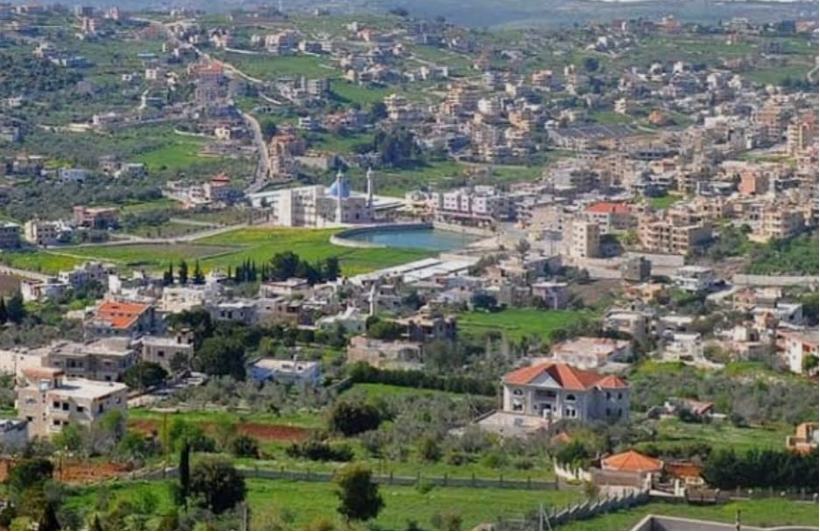 صورة توضيحية للمقال: حاضرة جبل عامل مدينة بنت جبيل تنفض عنها غبار حرب لتستقبل حربًا جديدة 