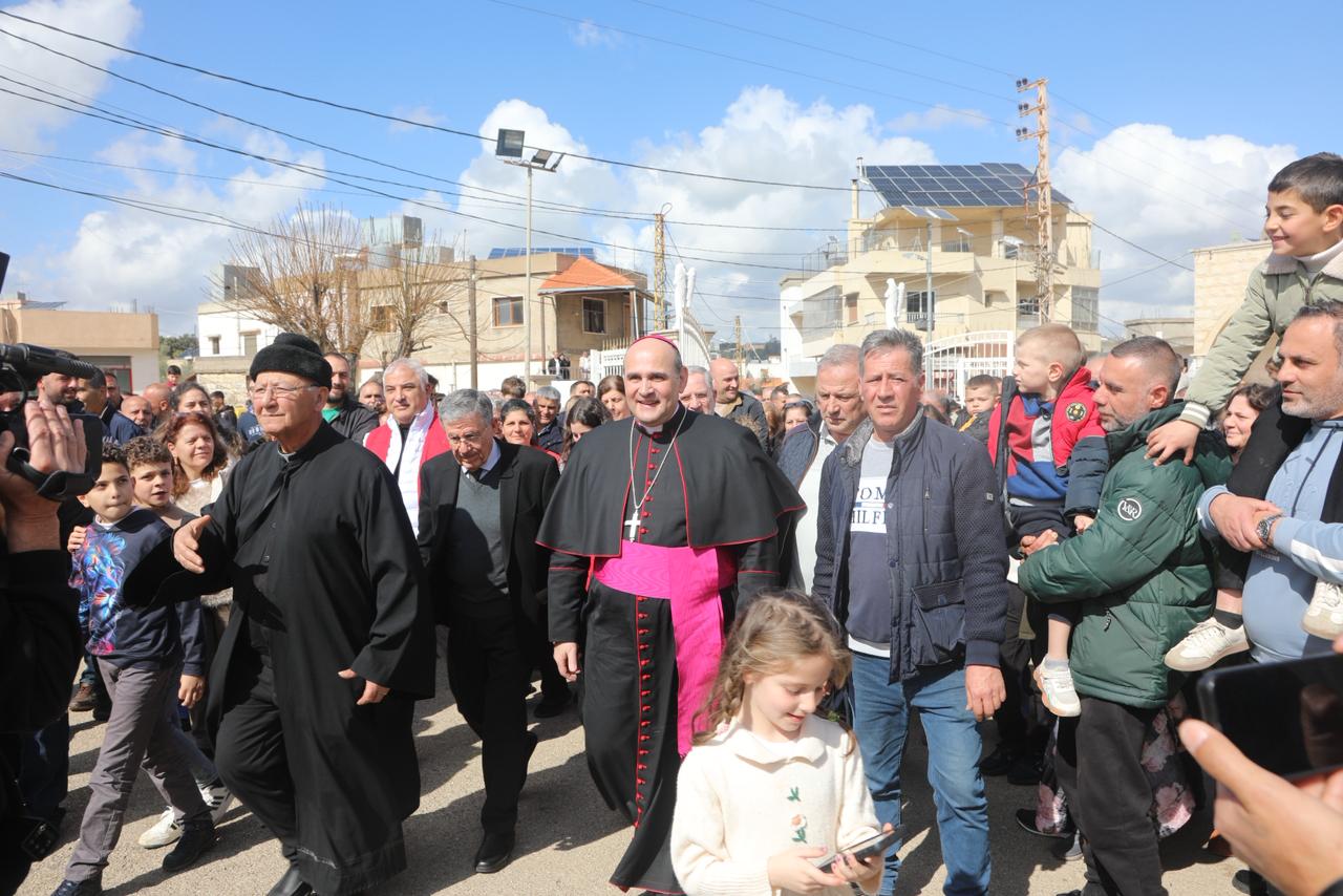 السفير البابوي يتفقد مسيحيي المنطقة الحدودية