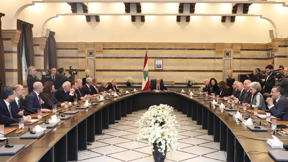 غياب الثنائي عن مجلس الوزراء لا استقالة ولا تفجير الحكومة