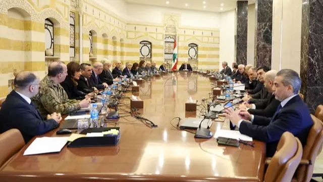 صورة توضيحية للمقال: الاداء الحكومي متعثّر تمهيدًا لطرح البدائل